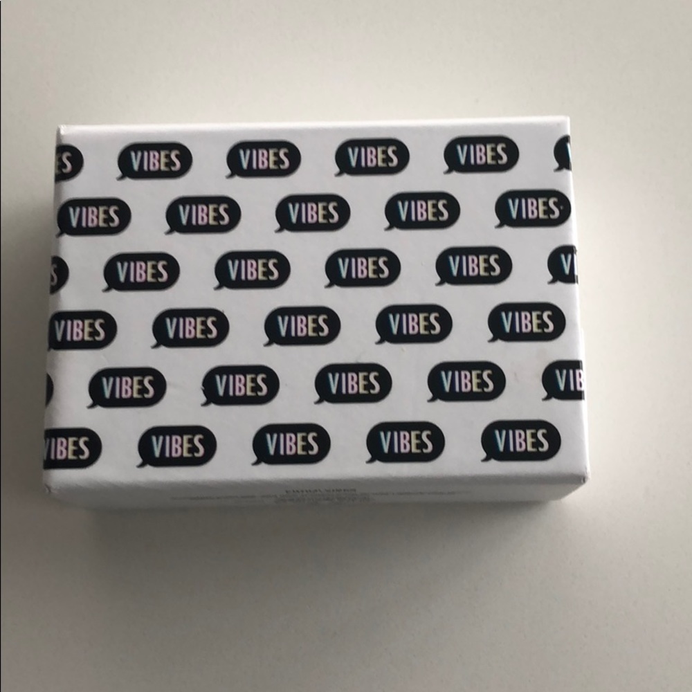 Kimoji Vibes Box